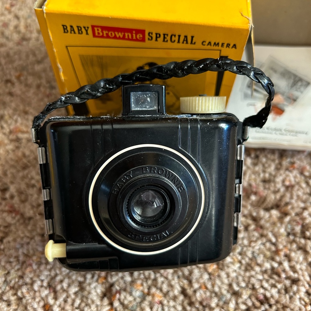 Kodak baby brownie SPECIAL camera.